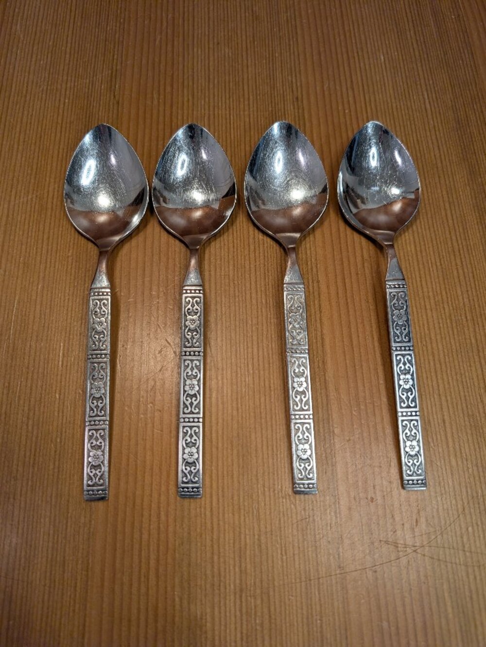 Lot (4) Oneida Community ISABELLA Stainless Steel 6.75" Oval Soup Spoon Set VGUC